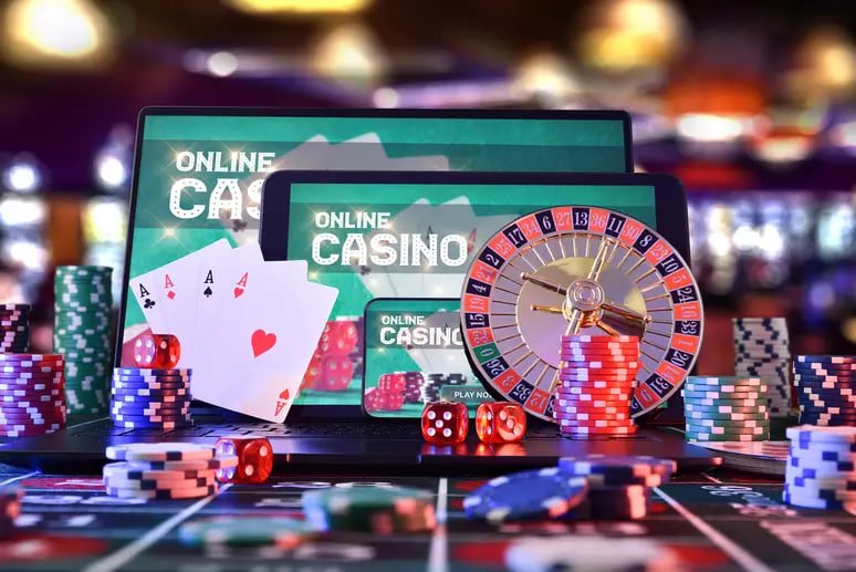 Tampilan permainan Ikan Hoki di platform mbah slot menampilkan ikan-ikan berwarna dan sistem poin